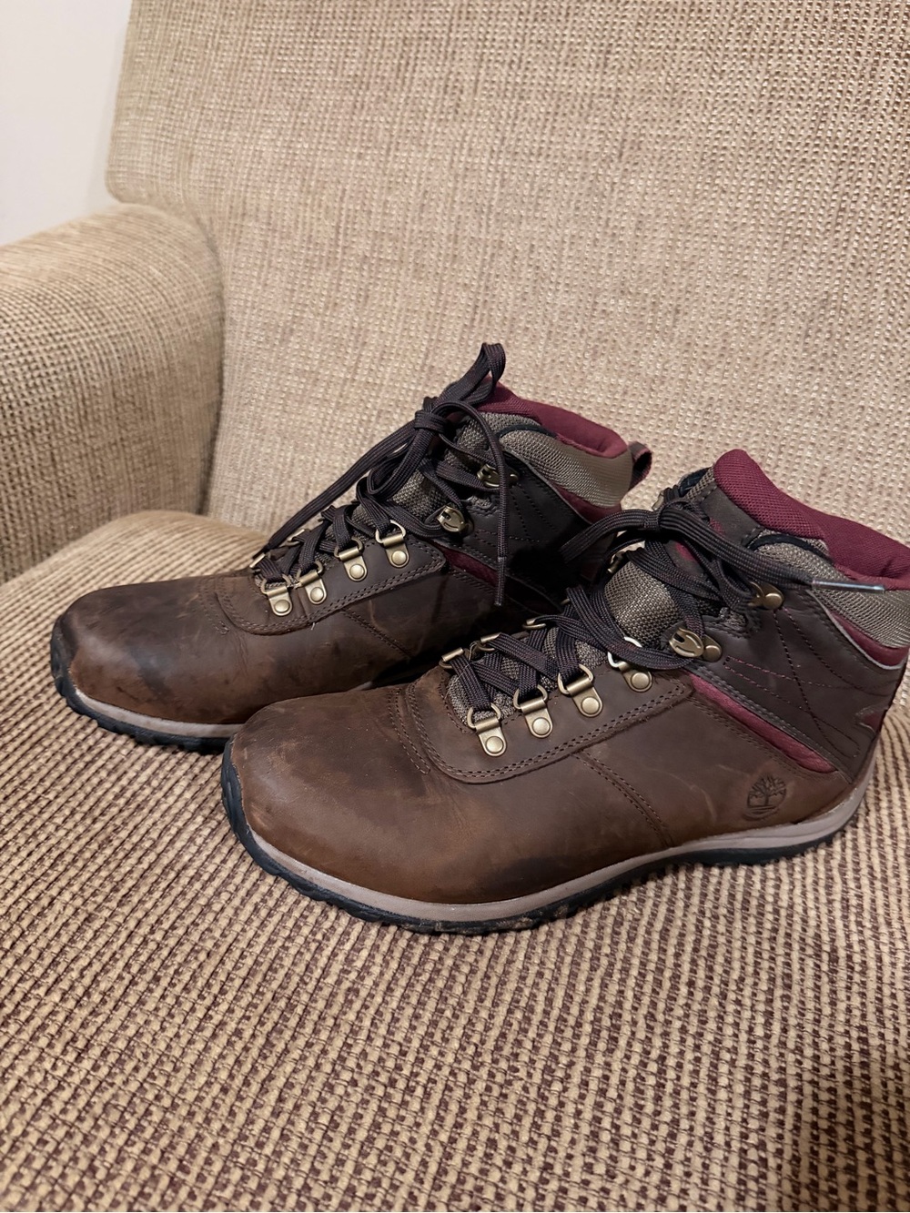 Timberland Brown Leather Boots with Maroon Collar women’s 10